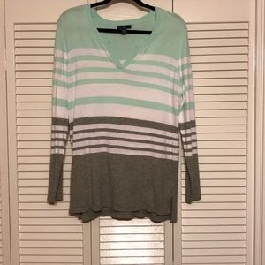 Light weight sweater